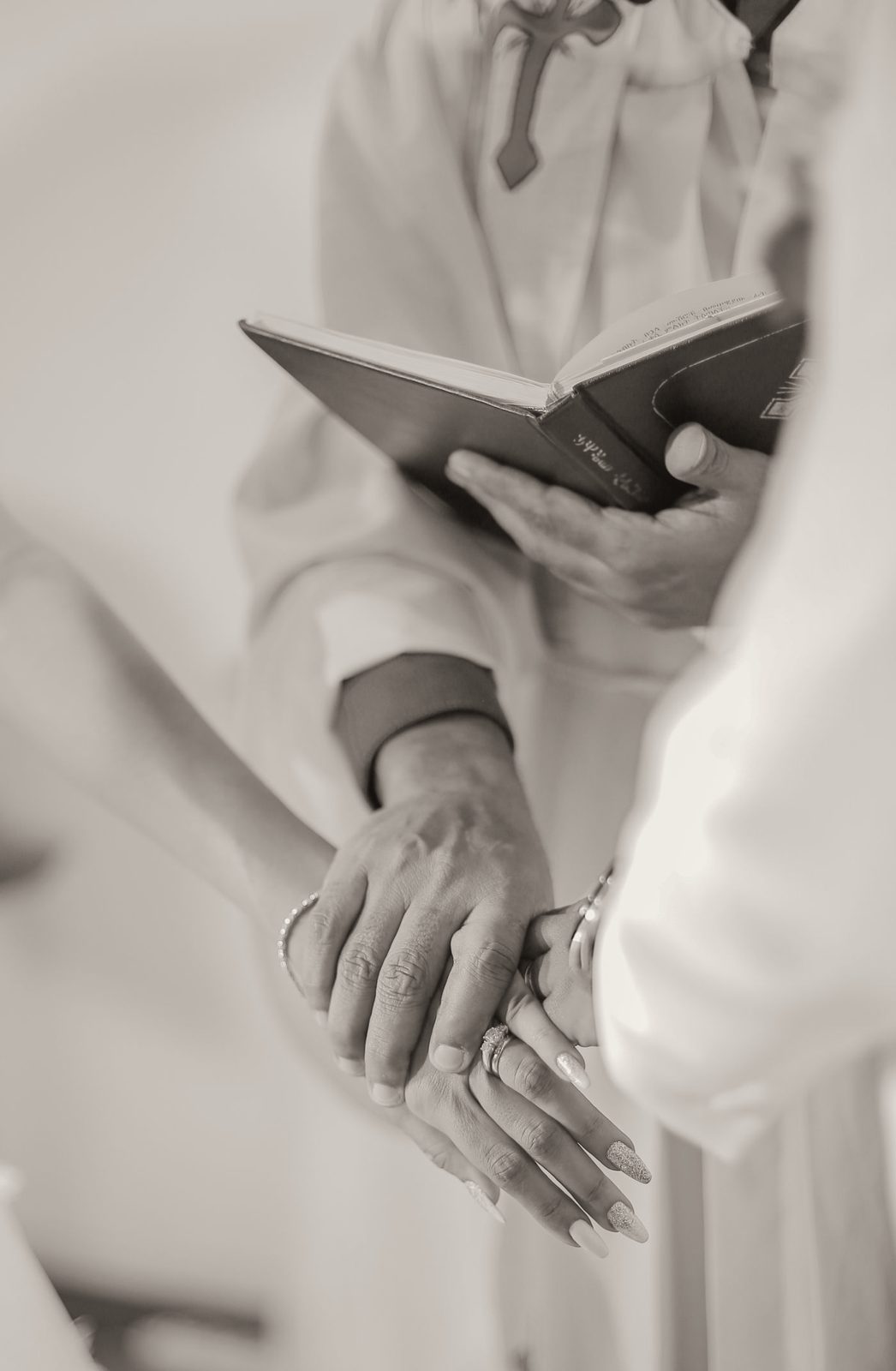 Mãos durante a cerimónia
